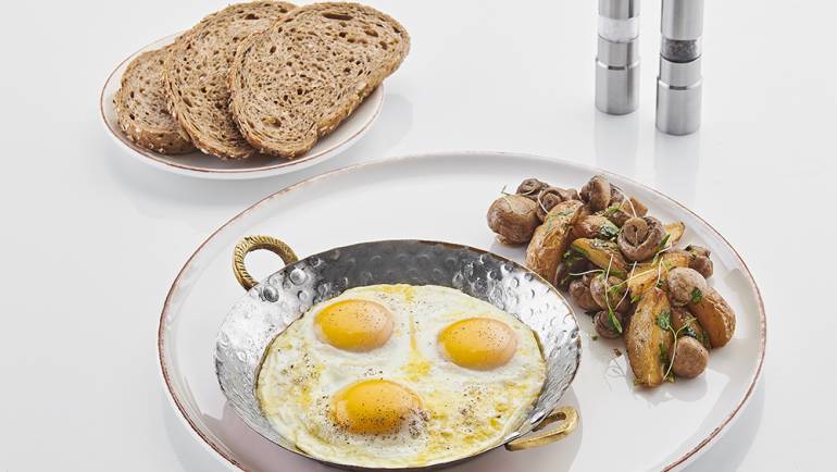Eggs Sunny Side Up