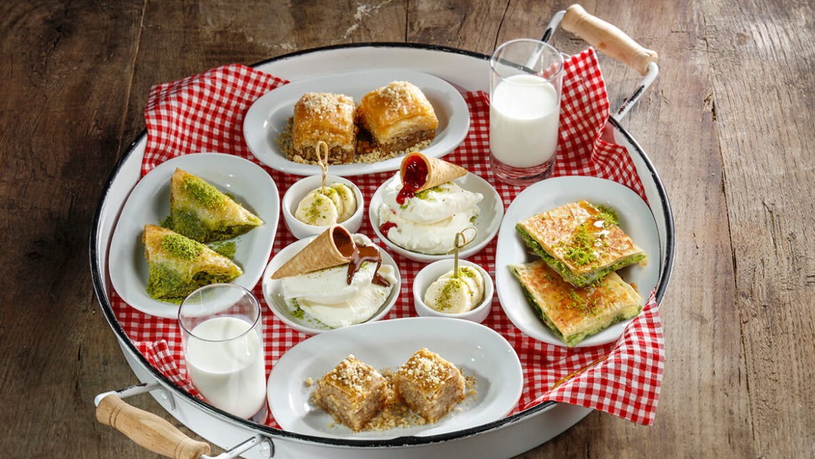 Dessert ‘‘Sini’’ with Ice Cream (serving 2)