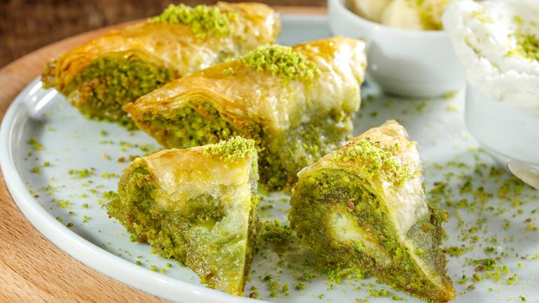 Pistachio ‘‘Şöbiyet’’ (4 Pieces)