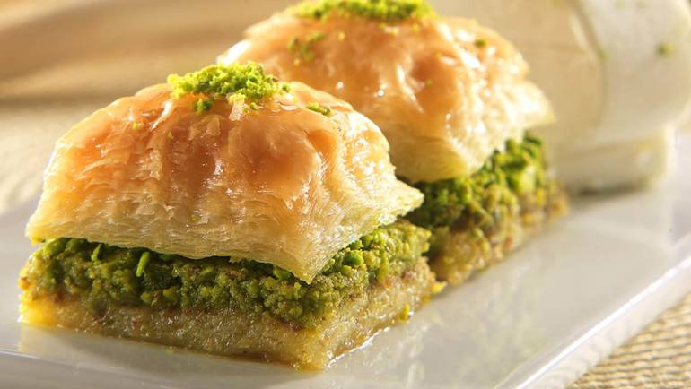 بقلاوة خاصة بالفستق (٢ قطعة)