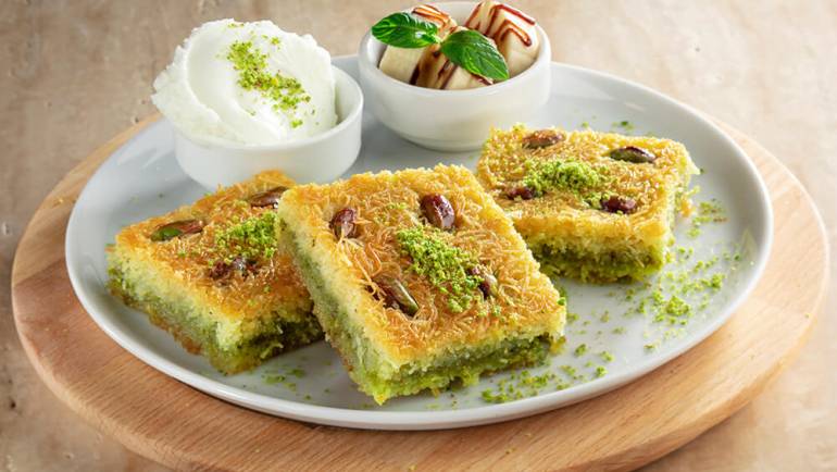 كنافة بالفستق (قضايف)