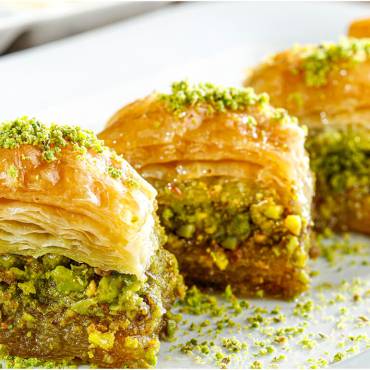 Classic Pistachio Baklava (4 pieces)