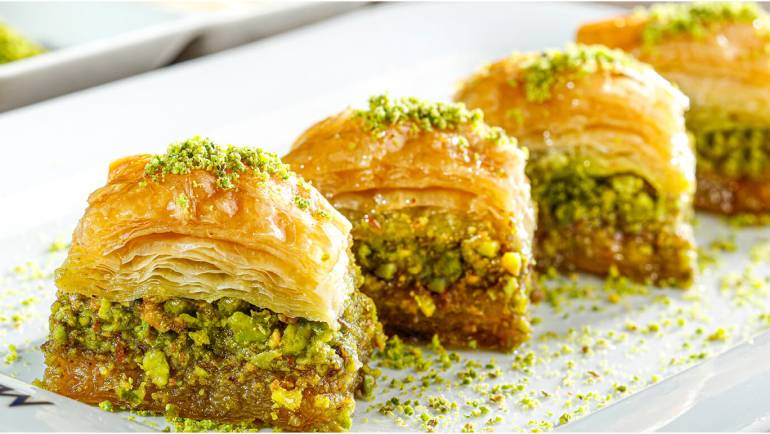 Classic Pistachio Baklava (4 pieces)