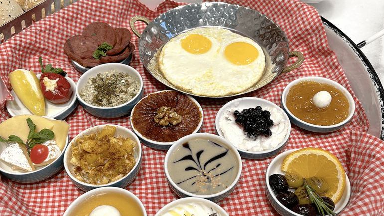 صينية إفطار إزمير